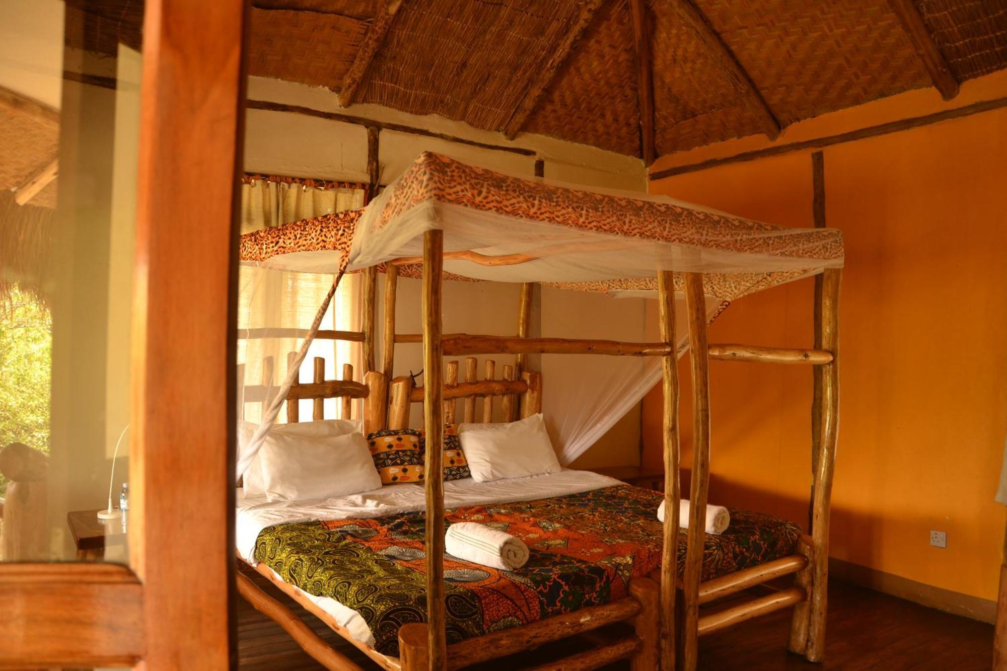 Topi Lodge Katunguru Exterior foto